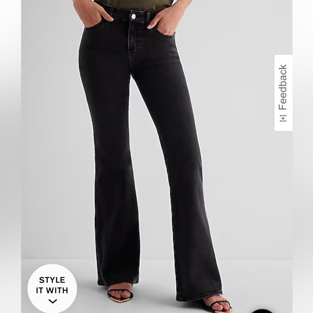 🆕 Mid Rise Washed Black FlexX 70s
Flare Jeans